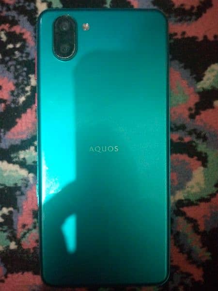 AQUOS R3 FOR SELL FULL GENIOUN ONLY PANEL IS NOT WORKING BAKI 9