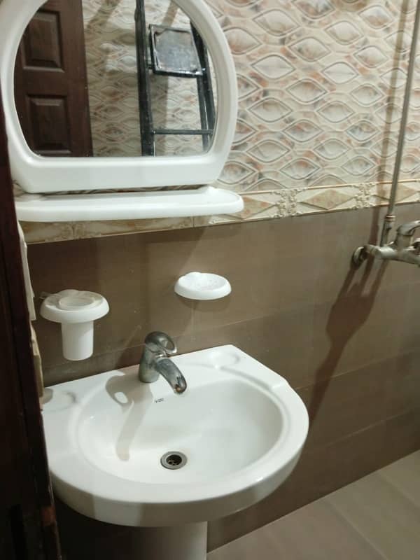 12 Marla Facing Park Lower Portion Available For Rent In Johar Town G Block 10