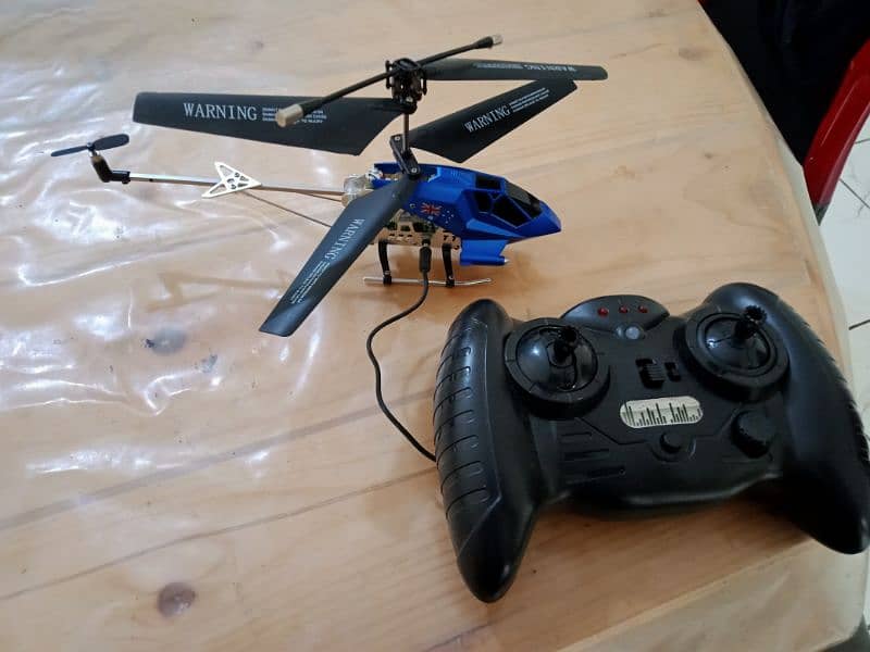 Remote Controlled Helicopter with Gyroscope in New Condition 3