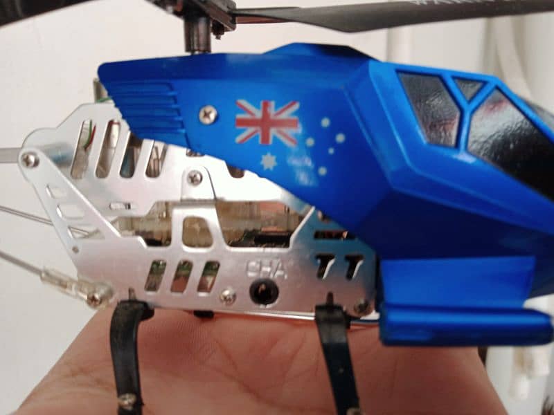 Remote Controlled Helicopter with Gyroscope in New Condition 5