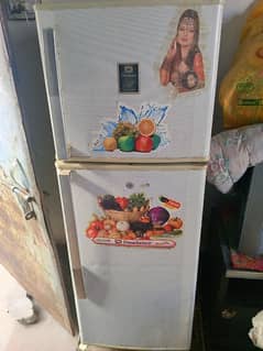 good condition fridge fore sale