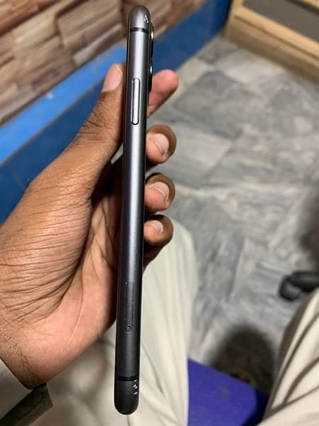 iPhone 11 non PTA 2