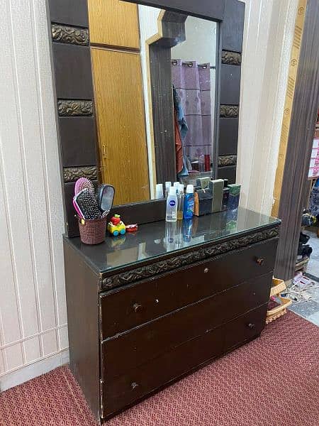 Double bed With Dressing Table 3