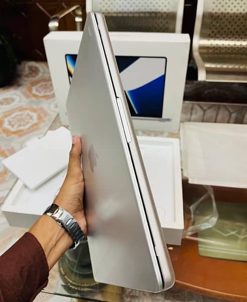 Apple MacBook Pro 32 gb ram 512 Gb rom 6