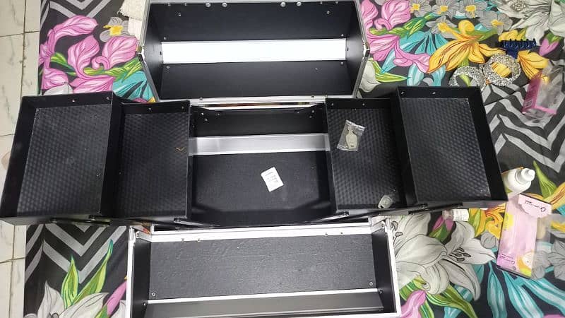 Urgent sale Professional Beauty Box 2