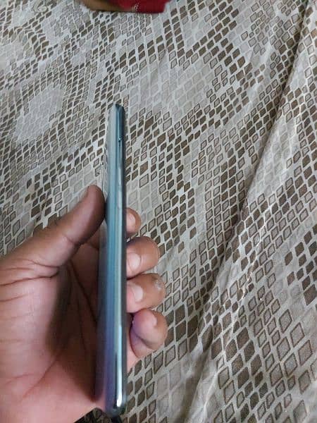 oppo f15 8 gb ram 256 room 6