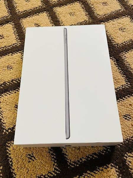 Apple Ipad 5th Gen 32gb mint condion 11