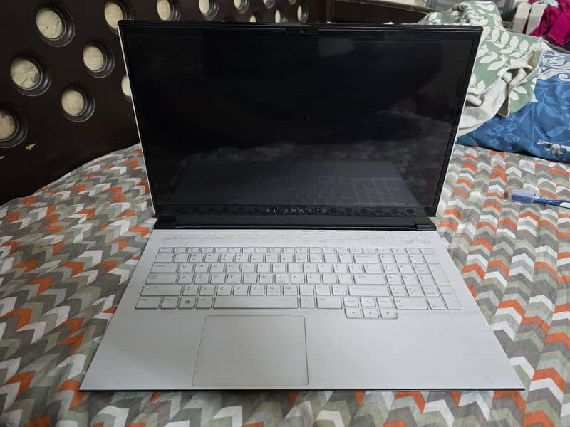 Alienware laptop for Sale / i7 / 2070 super card 1