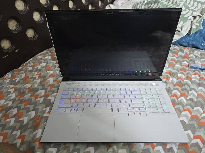 Alienware laptop for Sale / i7 / 2070 super card 2