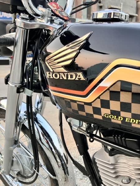 CG 125 se gold edition black 4