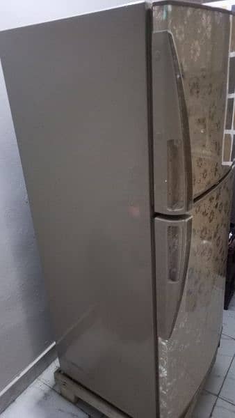 Urgent sale Refrigerator medium size 1