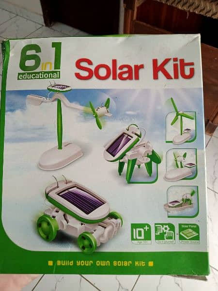 DIY 6 in 1 Educational Solar Robot Kit in Good Condition 0