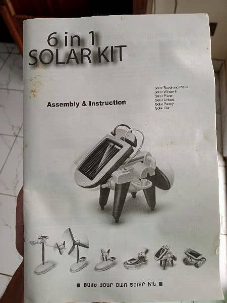 DIY 6 in 1 Educational Solar Robot Kit in Good Condition 4