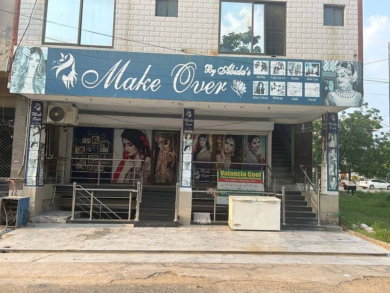 Running business for sale / Beauty saloon for sale / Running Saloon 17