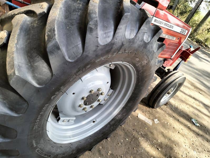 Massey Ferguson 385 8