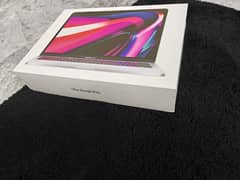 MacBook Pro M2 Silver Complete Box like New 0