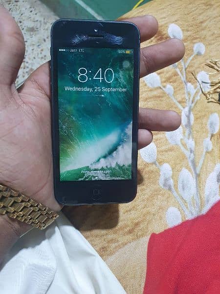 Iphone 5 PTA approved 10/10 condition 3