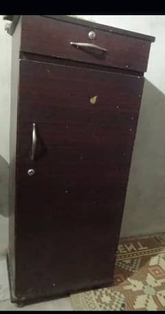 used Wardrob one door wali for urgent sale