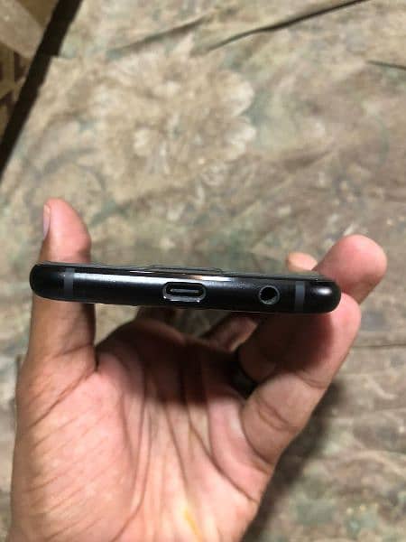 Moto x4 ram 4 stroage 64 all ok good condition bass 2 dot ha 4