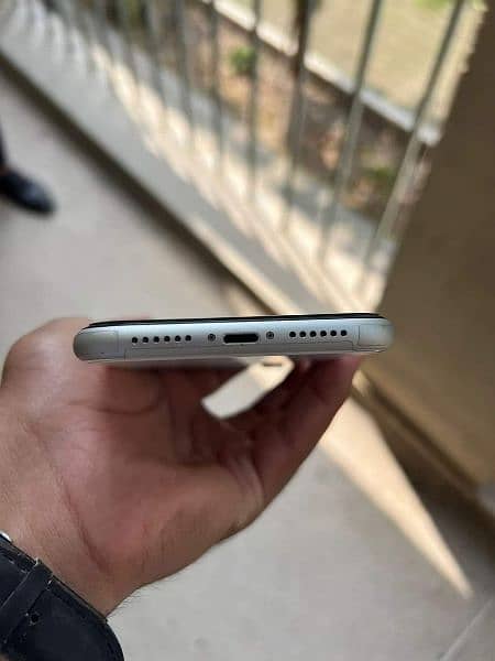 iPhone XR non pta 4