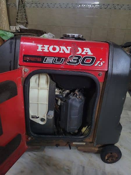 "Honda EU30i Generator: Reliable Power for Home and Work" 3