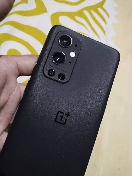 9pro OnePlus 12+4GB ram Global model minor shade on display 1