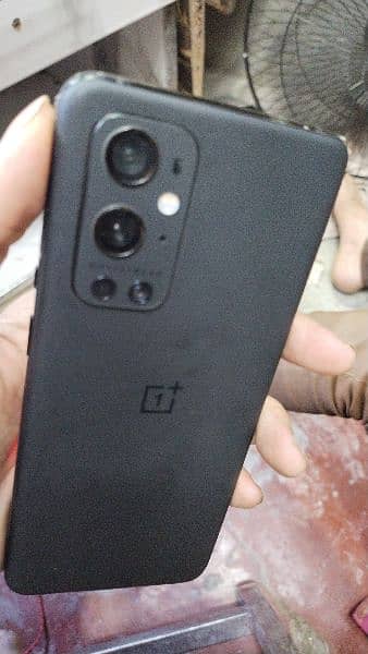 9pro OnePlus 12+4GB ram Global model minor shade on display 5