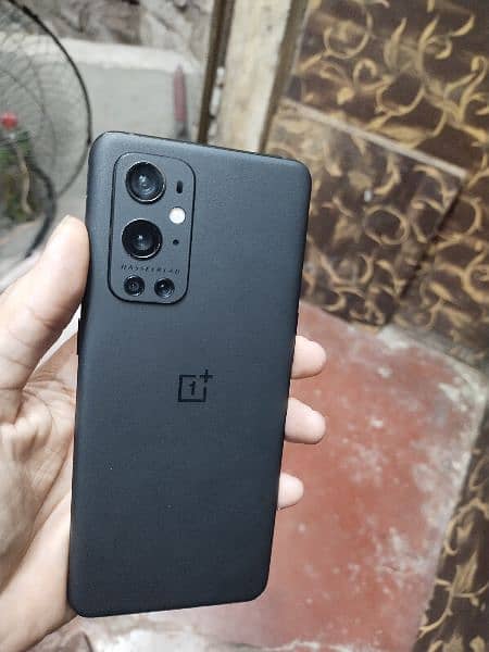 9pro OnePlus 12+4GB ram Global model minor shade on display 7