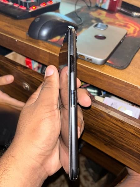 iPhone 11 pro max 256gb non pta 4