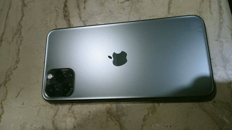 iPhone 11 PRO MAX FOR SELL 1