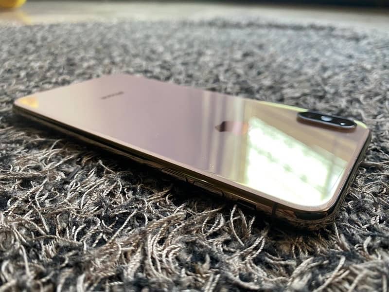 JUST LIKE NEW iPhone XS MAX 256gb Gold Complete Box Non PTA Sim Time 3