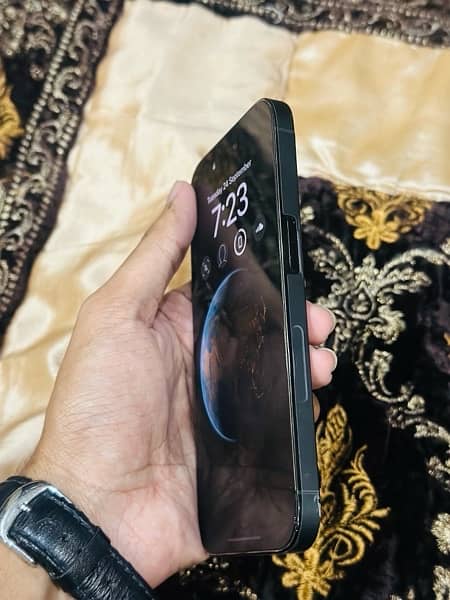 iphone 14 pro black 2