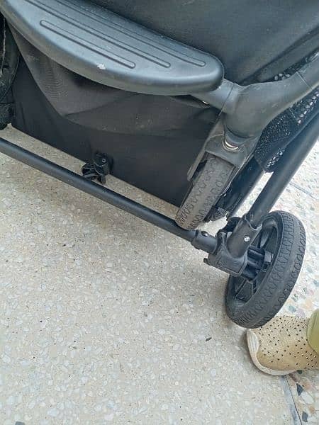 Pram/Stroller 8