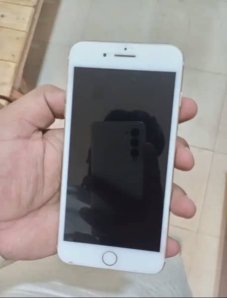 IPhone 7 Plus pta approved 128 gb good condition 0