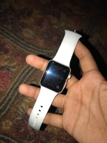 Apple Watch Series 3 UK 8gb 95 % battery health with cable 1