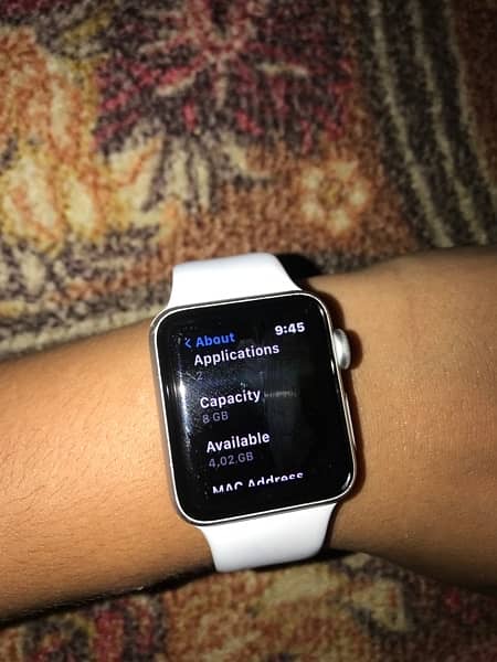 Apple Watch Series 3 UK 8gb 95 % battery health with cable 7