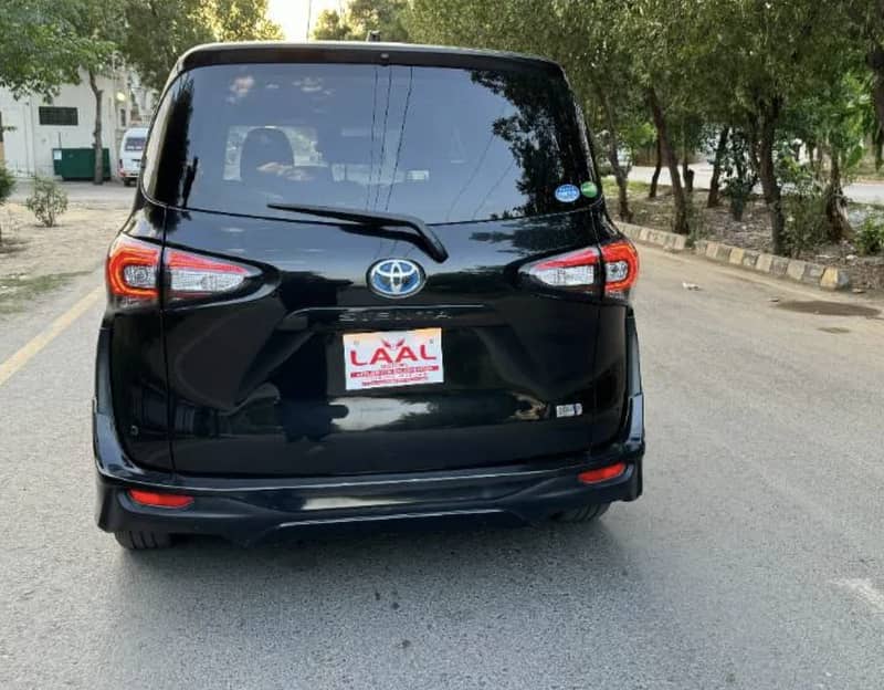 Toyota Sienta G 2018 10