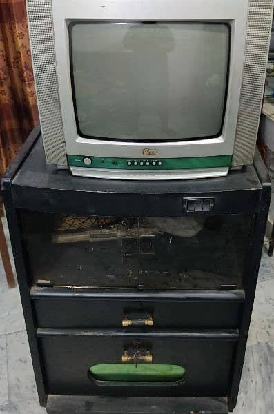 LG old 17 inch TV 0