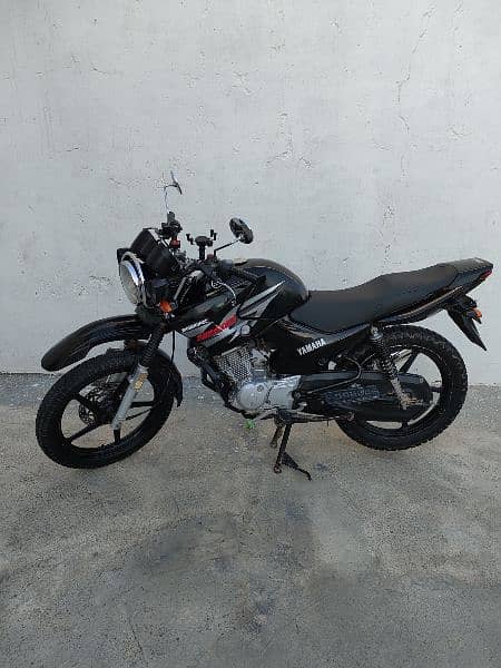 Yamaha YBR 125 G black 1