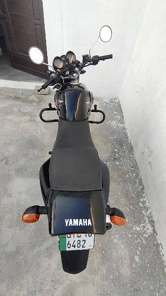 Yamaha YBR 125 G black 5