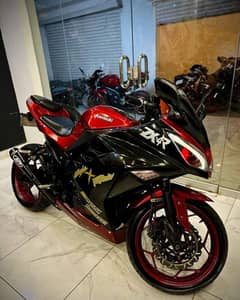 Kawasaki Ninja 4 cylinder engine swaped heavy bike