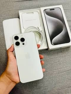 I phone 15 pro max 256 white taitanium