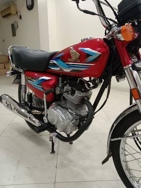 Honda CG 125 Red 2024 1