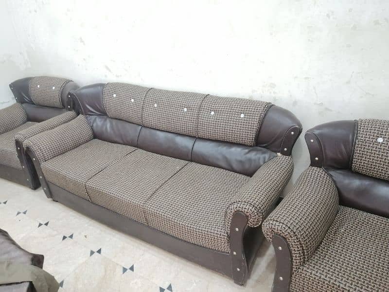 5 seater Sofa set, elegant and comfortable. 0