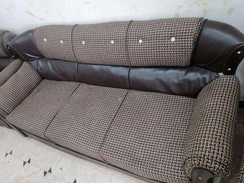 5 seater Sofa set, elegant and comfortable. 1