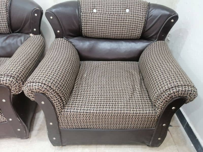 5 seater Sofa set, elegant and comfortable. 2