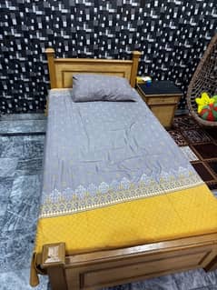 2 single bed with 6inch moltyfoam mattress 0