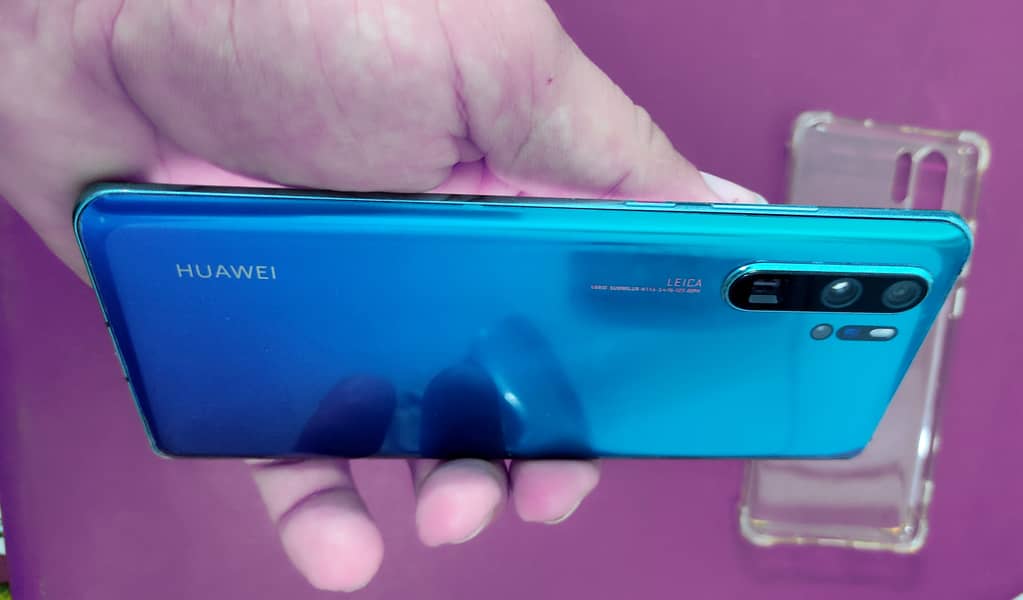 Huawei P30 Pro 8GB RAM 128GB Storage Dual Sim with genuine 40W Charge 9