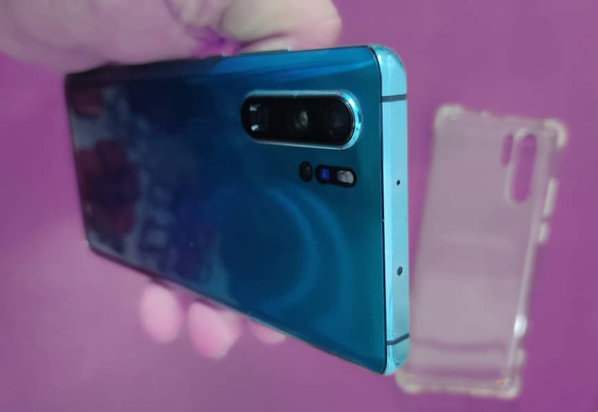 Huawei P30 Pro 8GB RAM 128GB Storage Dual Sim with genuine 40W Charge 10