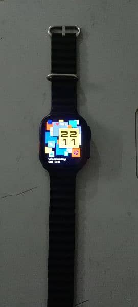 Series9 SmartWatch in good condition with 2 straps & 1 silicone cover 1